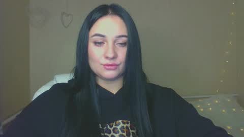 Emely online show from October 16, 2025, 12:28 pm