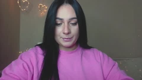 Emely online show from October 24, 2025, 11:01 pm