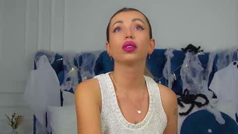 emelylawrences online show from October 22, 2025, 6:35 am