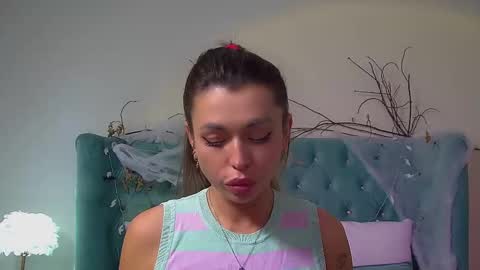 emelylawrences online show from October 31, 2025, 6:47 am