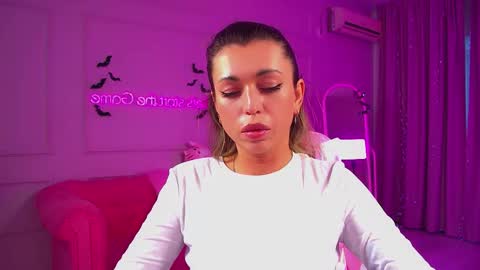 emelylawrences online show from November 5, 2025, 6:35 am