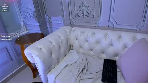 Snapshot of emelyross_ chatting on March 6, 2025, 3:35 am emely ross online show from March 6, 2025, 3:35 am