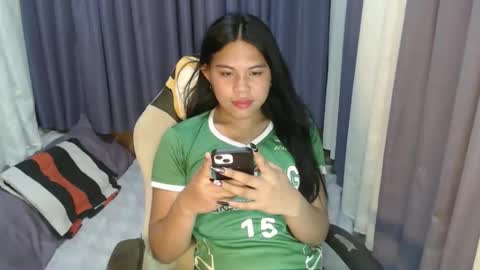 Chelle  dont forget to folloe me and thumps up online show from June 11, 2026, 3:48 am