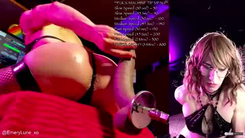 Snapshot of emerylune_xo chatting on November 13, 2025, 6:34 am Emery Lune online show from November 13, 2025, 6:34 am