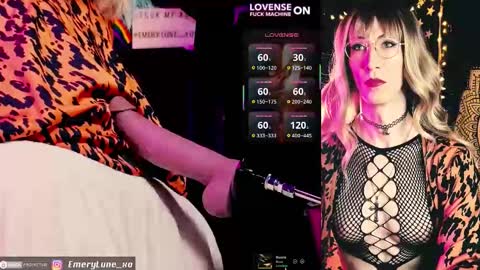 Snapshot of emerylune_xo chatting on February 5, 2026, 5:34 am Emery Lune online show from February 5, 2026, 5:34 am