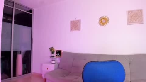 emi_carter online show from December 20, 2025, 10:28 pm