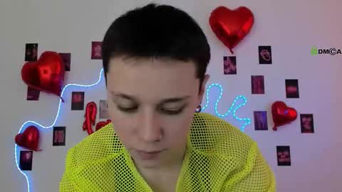 Snapshot of emi_fade chatting on February 18, 2026, 10:11 am emi_fade online show from February 18, 2026, 10:11 am