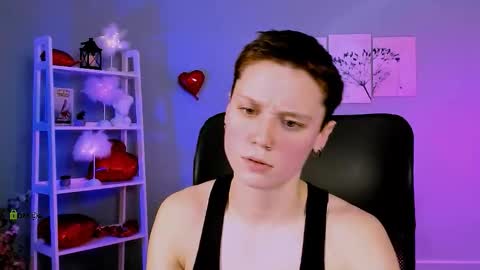 Snapshot of emi_fade chatting on March 1, 2026, 10:17 am emi_fade online show from March 1, 2026, 10:17 am