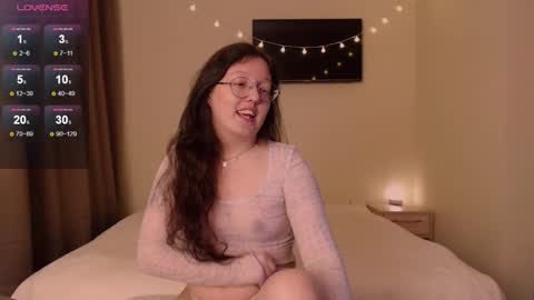 Emi online show from December 23, 2025, 12:08 am