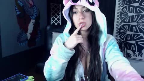 Antonella  online show from February 21, 2025, 9:00 pm