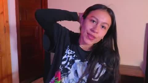 Emilia Gomez online show from August 3, 2026, 2:21 am