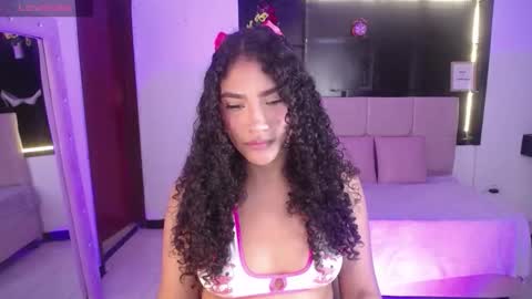Emily Smith online show from September 20, 2025, 7:26 pm