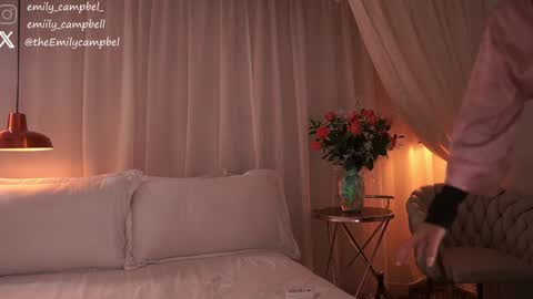 Snapshot of emiilycampbell chatting on October 3, 2025, 12:18 am Emily Campbell online show from October 3, 2025, 12:18 am