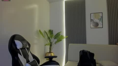    online show from January 15, 2025, 12:15 pm