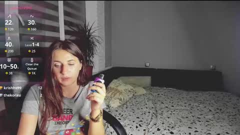 emili77777 online show from September 17, 2025, 10:22 pm