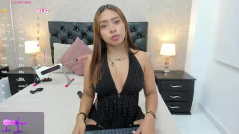 Snapshot of emili_lenus chatting on May 26, 2026, 11:50 am Emili Lenus online show from May 26, 2026, 11:50 am