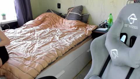 emili_sweet__ online show from March 1, 2025, 12:45 pm