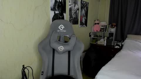 emili_sweet__ online show from October 21, 2025, 9:54 am