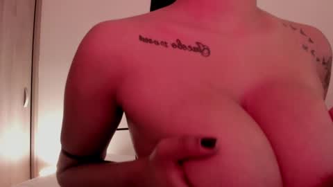 Emilia Big Boobs online show from January 27, 2025, 1:09 pm