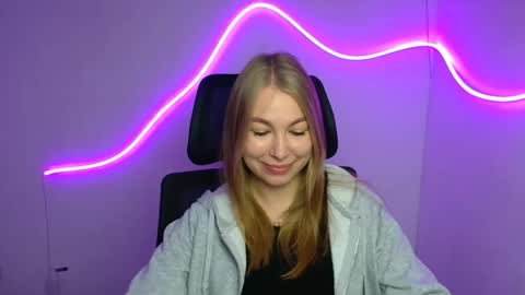 Emilia online show from September 27, 2025, 5:23 am