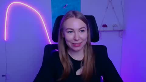 Emilia online show from December 5, 2025, 6:44 am