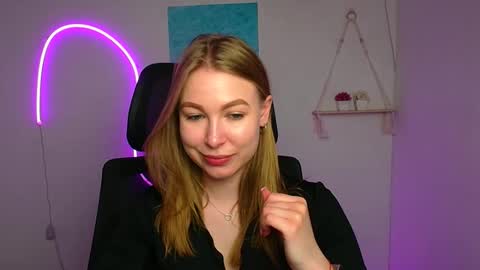 Emilia online show from April 7, 2026, 11:32 am