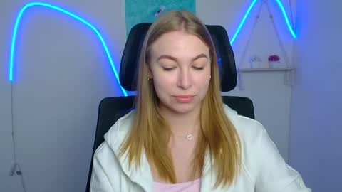 Emilia online show from July 7, 2026, 5:32 am