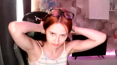 Snapshot of emilia_jack_carvel chatting on July 20, 2026, 2:04 am emilia_jack_carvel online show from July 20, 2026, 2:04 am