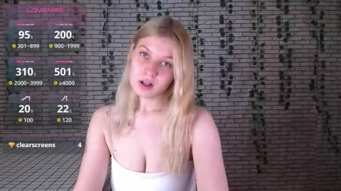 Snapshot of emiliaduchess chatting on September 26, 2025, 9:35 am Amili online show from September 26, 2025, 9:35 am