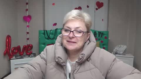 EmiliaGree online show from December 2, 2025, 6:47 pm