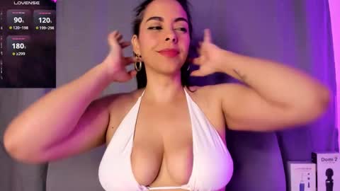 emiliana_bloomm online show from January 13, 2026, 7:24 am