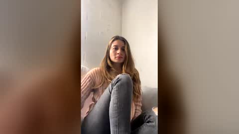 Snapshot of emilie_gegi chatting on February 8, 2026, 7:28 pm Emilie online show from February 8, 2026, 7:28 pm