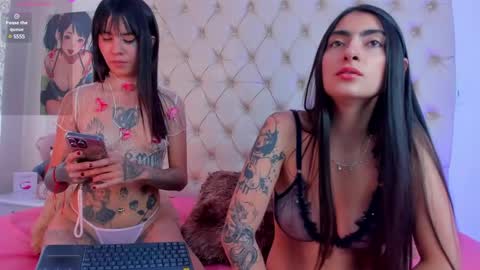 Snapshot of emilieandblake chatting on February 19, 2025, 2:34 pm emilieandblake online show from February 19, 2025, 2:34 pm