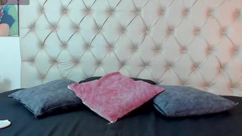 Snapshot of emilieandblake chatting on May 26, 2026, 9:27 am emilieandblake online show from May 26, 2026, 9:27 am