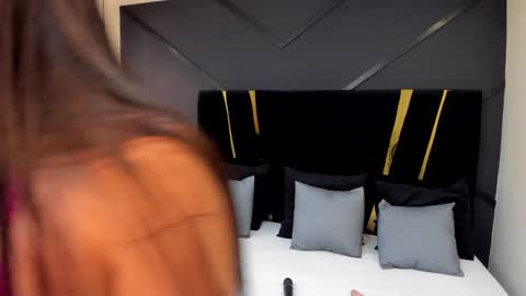 Emillie online show from December 27, 2024, 5:26 pm