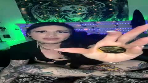 Snapshot of emilietreez chatting on July 10, 2026, 5:12 am emilietreez online show from July 10, 2026, 5:12 am