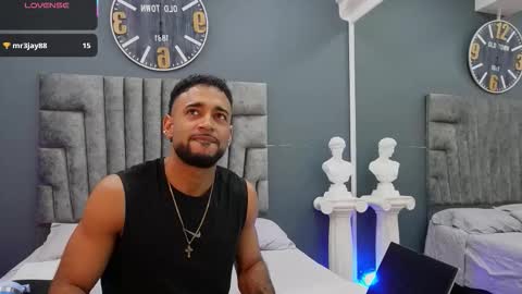 Snapshot of emilio_brandon chatting on February 12, 2026, 11:27 am Emilio online show from February 12, 2026, 11:27 am