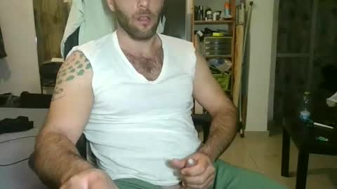 EmilioZem8 online show from December 6, 2024, 3:19 am