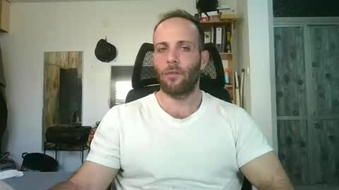 EmilioZem8 online show from January 10, 2025, 7:46 am
