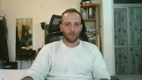 EmilioZem8 online show from February 22, 2025, 7:34 am