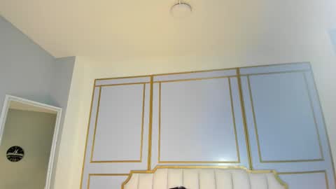 emilly_mell online show from November 10, 2025, 11:31 am