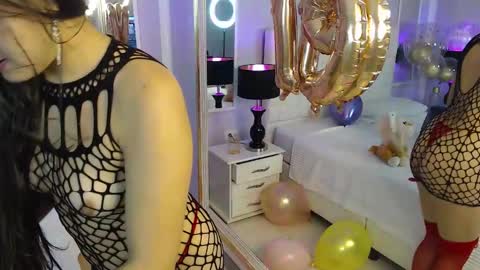 Snapshot of emilly_myers chatting on December 6, 2024, 3:44 pm Emily online show from December 6, 2024, 3:44 pm