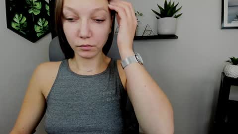 Emilly online show from December 17, 2024, 10:12 am