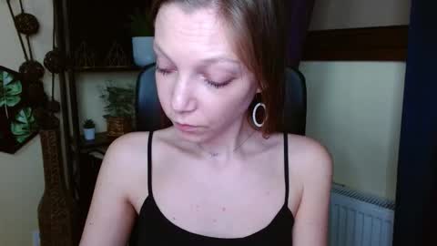 Emilly online show from March 26, 2026, 6:46 pm