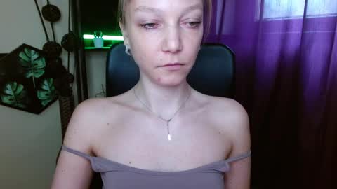 Emilly online show from April 11, 2026, 7:56 am