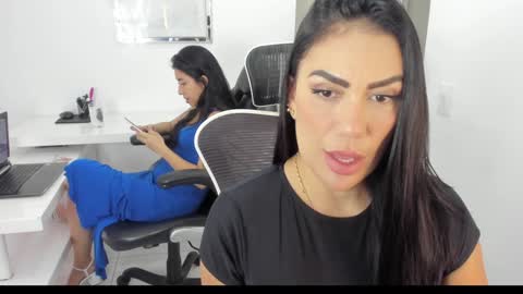 Emilly  online show from December 27, 2024, 3:04 pm