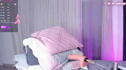 Emily online show from November 13, 2025, 12:04 pm