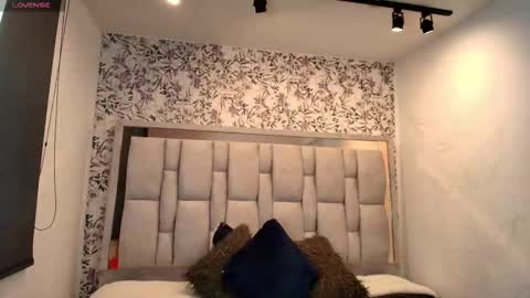 EMILY CUTE online show from February 26, 2026, 8:52 pm