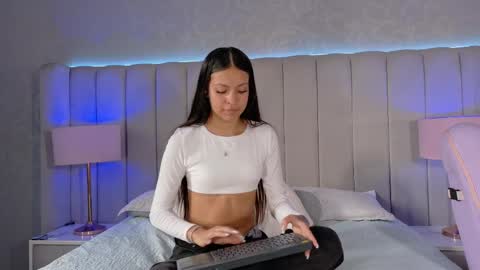 Snapshot of emily__stef chatting on June 3, 2026, 12:41 pm EMILY online show from June 3, 2026, 12:41 pm