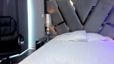 emily_bae online show from January 10, 2025, 7:00 pm